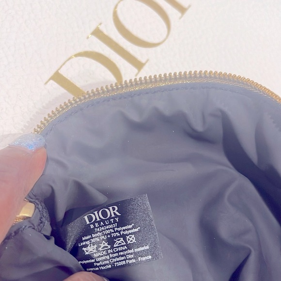 DIOR LIPSTICK 💄 (4) & DIOR TRAVEL POUCH (2) TOILETRY COSMETIC BAG INC. BOX SET - Picture 10 of 12